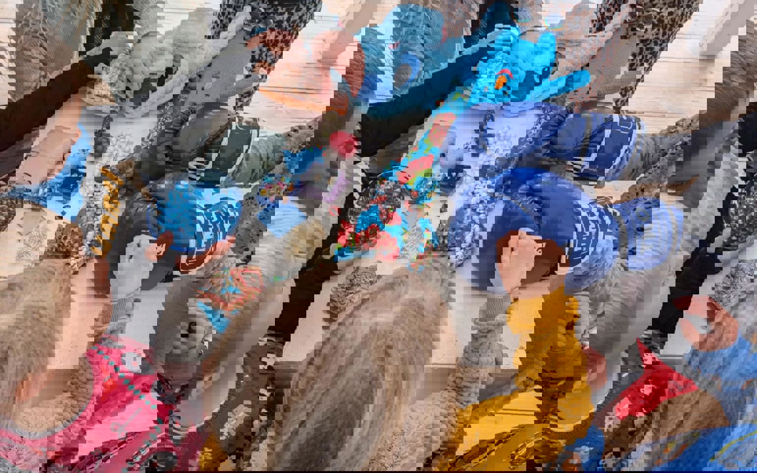 Elever har fundet genstande i udstillingen, de synes er mest spændende