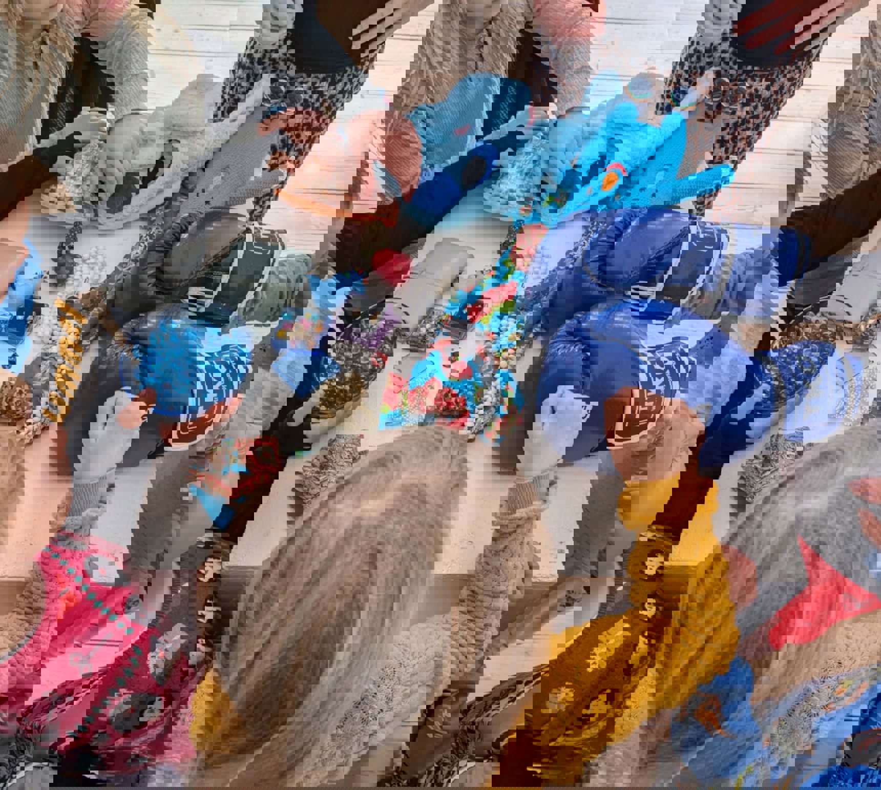 Elever har fundet genstande i udstillingen, de synes er mest spændende