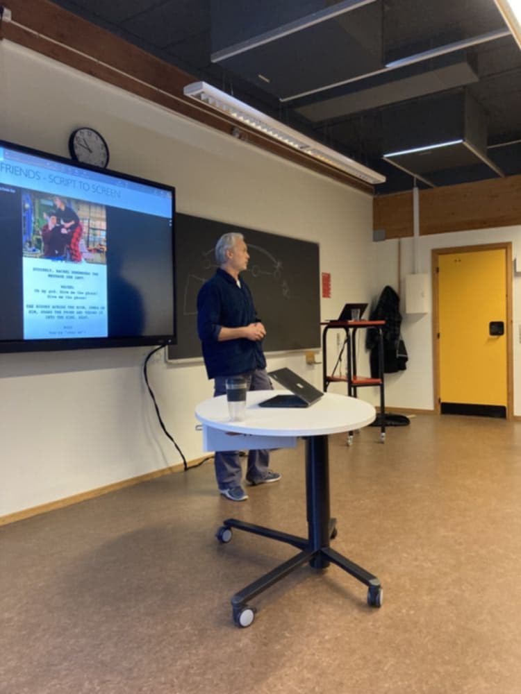 Manuskriptforfatter Lars Mering var huskunstner på Campus Odsherred og holdt manuskriptworkshop med eleverne